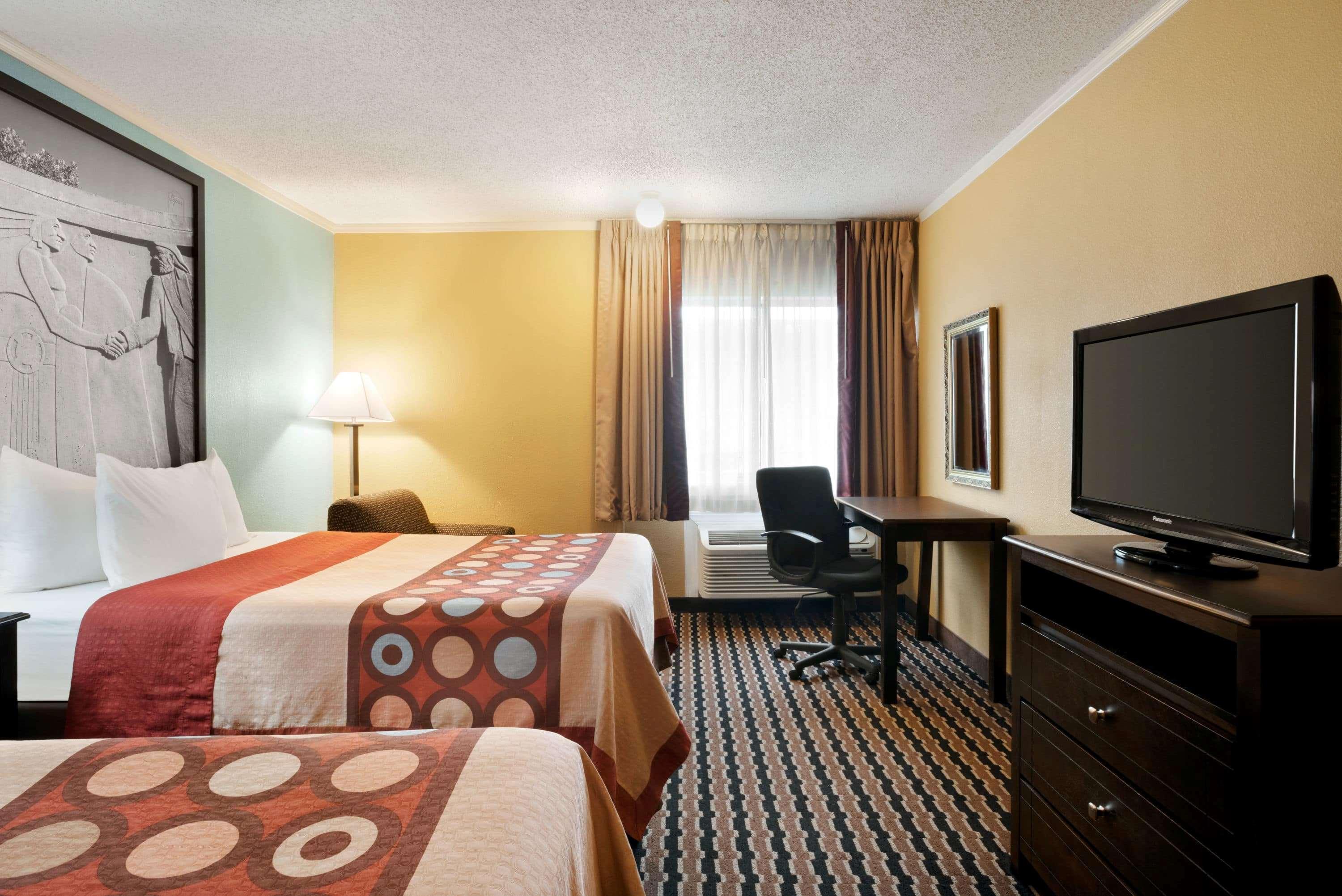 Super 8 By Wyndham Des Moines Exterior foto